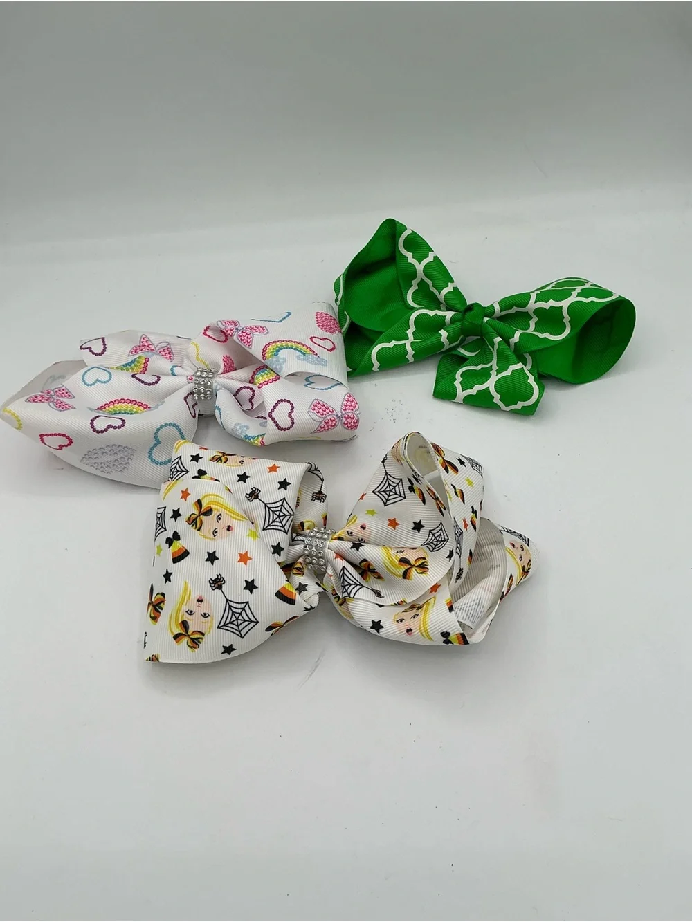 Girls hair bow set 8 medium size bows and 2 medium sizeponytail holders